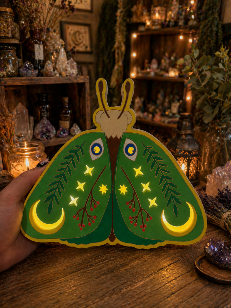 🌿 Luna Moth Light 🌿